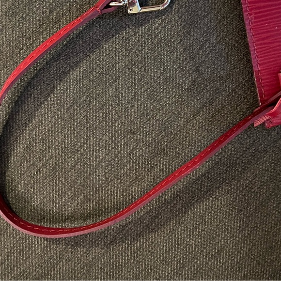 Louis Vuitton Neverfull pouch Fuchsia Epi Leather - Picture 5 of 13